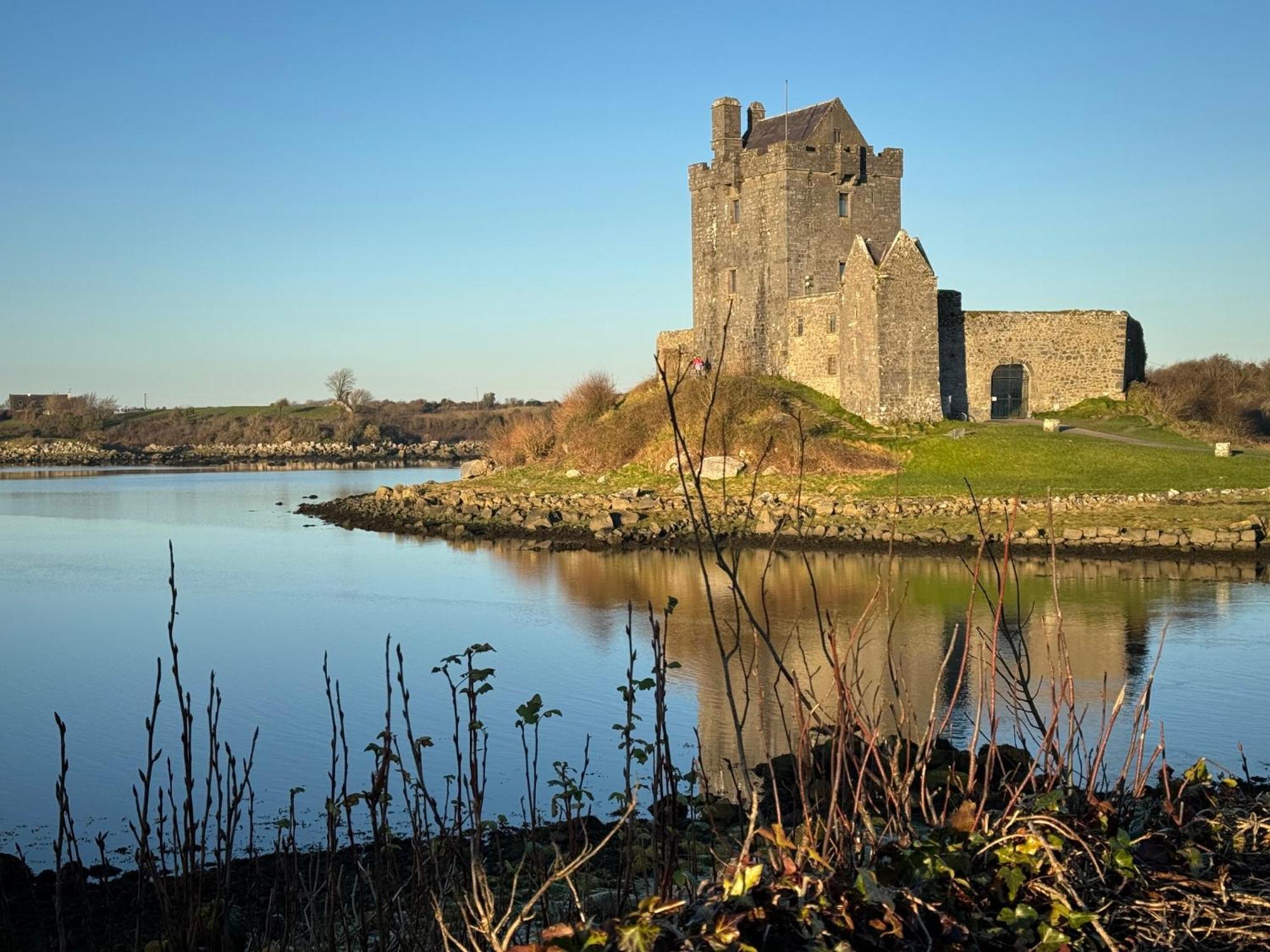 Burren Court Lodge Баливоган Екстериор снимка